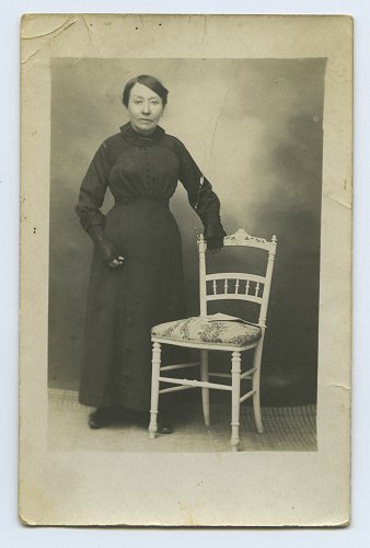 Louise Noir emigrata a Parigi.