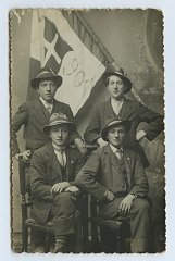 Gruppo di coscritti del 1901.